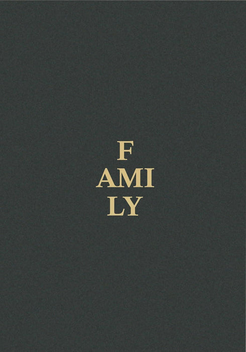 Family: A Contemporary Portrait by Magnum Photographers and Guest Artists